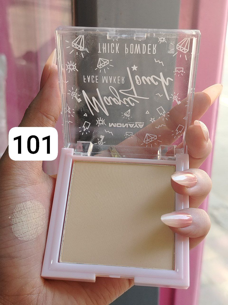 بودرة وجه سميكة Magic Touch من Monaya – تغطية مثالية ولمسة نهائية طبيعية