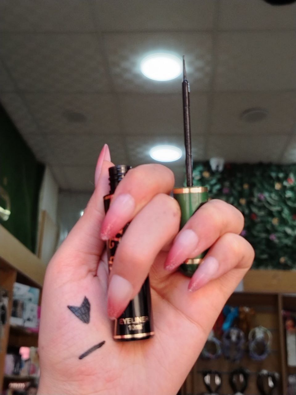 آيلاينر إليزابيث هيلين Elizabeth Helen Eyeliner 10ml،
