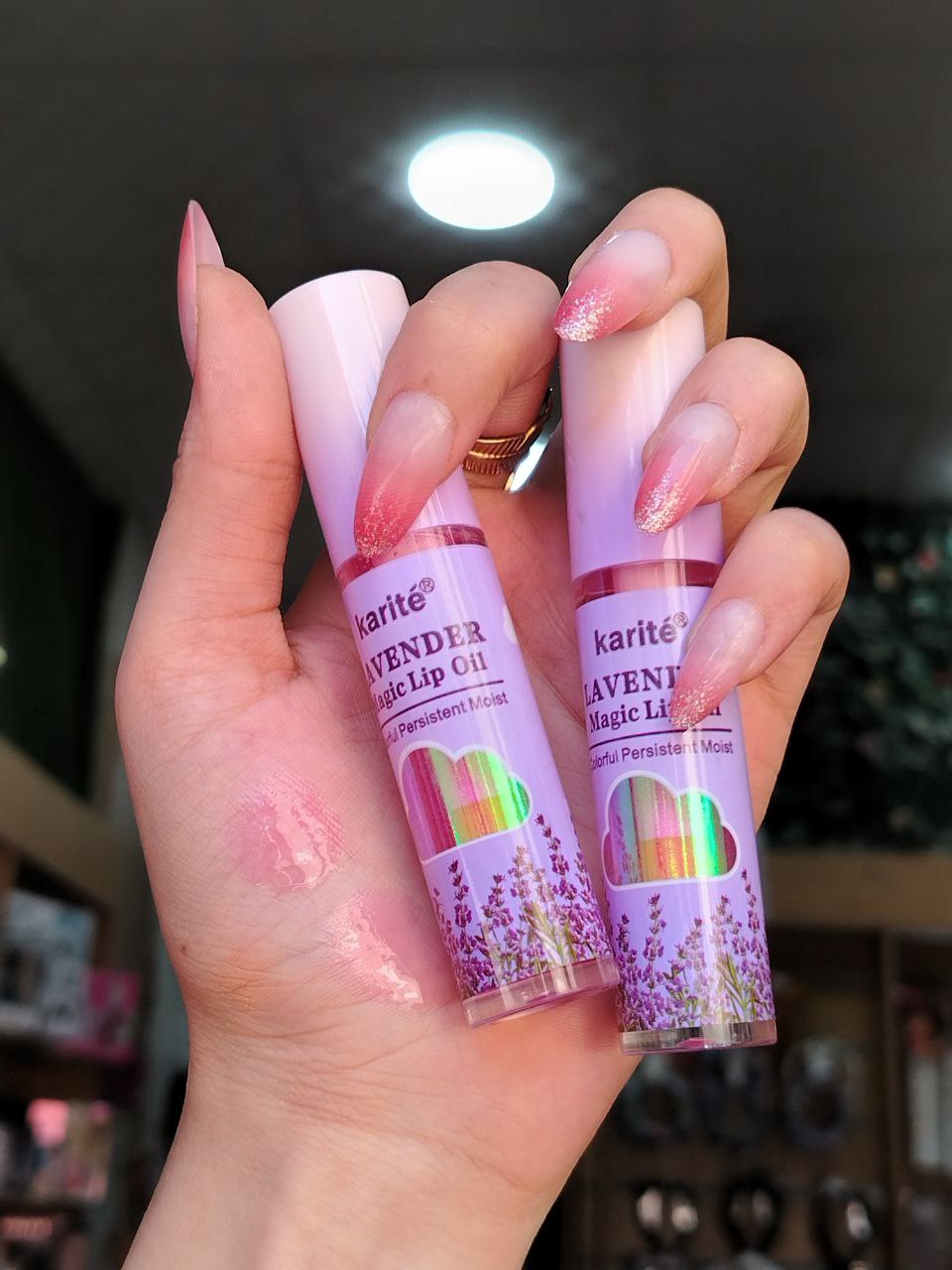 ليب جلوس ماجيك مرطب – Karité Magic Lip Oil (لافندر & ألوفيرا)