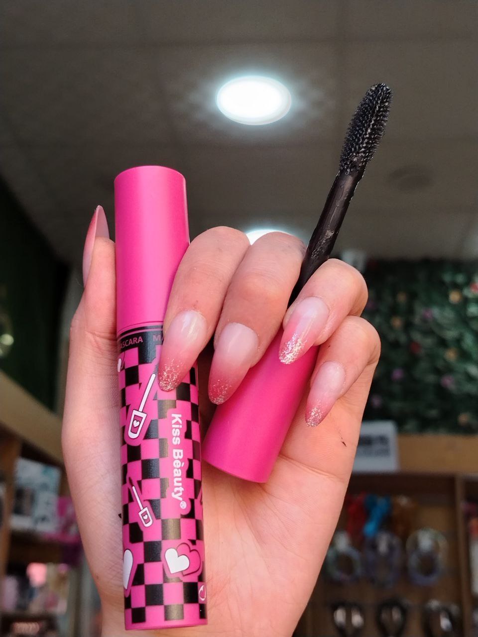 ماسكارا Kiss Beauty – كثافة وطول بتركيبة ضد التكتل