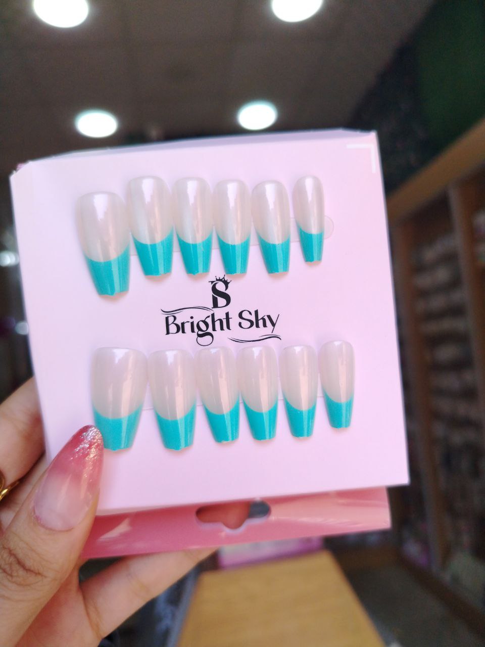 أظافر صناعية فرنش - Bright Sky | تركيب سريع ومظهر أنيق