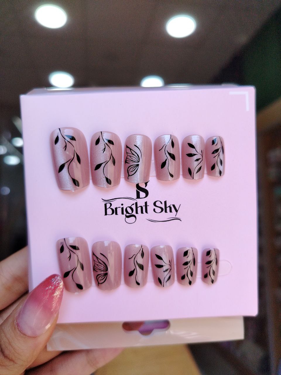 أظافر صناعية مطبوعة