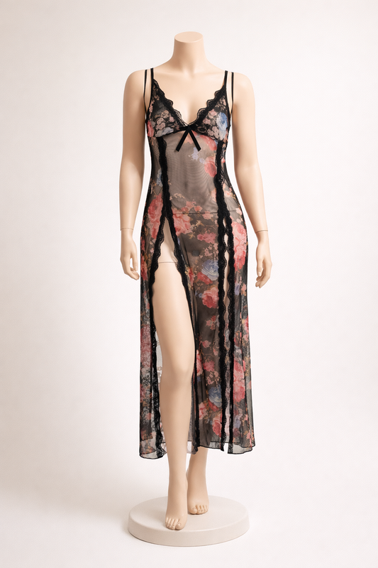 بيبي دول لانجيري طويل شفاف بطبعة ورد – دانتيل أسود وحمالات رفيعة