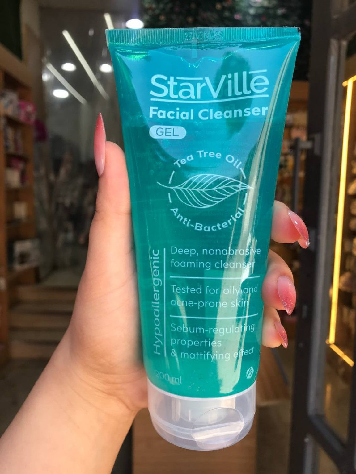 غسول جل StarVille بخلاصة زيت شجرة الشاي – للبشرة الدهنية والمُعرضة للحبوب