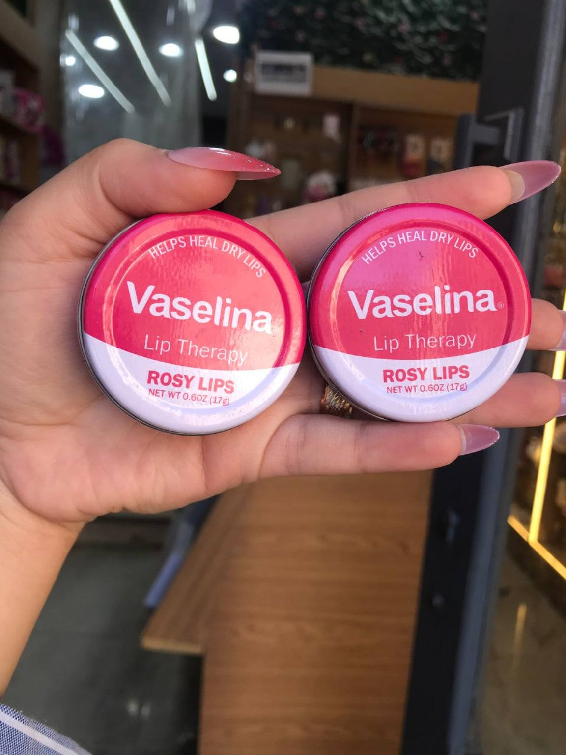 فازلين Rosy Lips – لترطيب وتوريد الشفاه