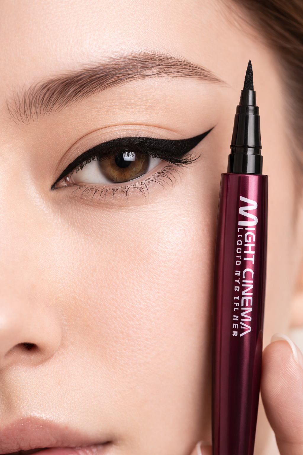might Cinema 4D Waterproof Eyeliner – آيلاينر أسود مقاوم للماء
