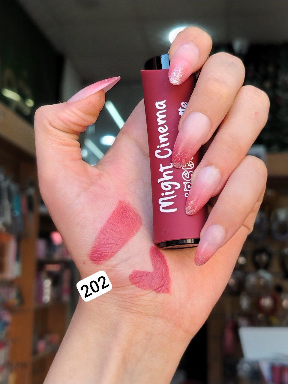 Might Cinema Lipstick Matte – روج مايت سينما مطفي ثابت ومقاوم للماء