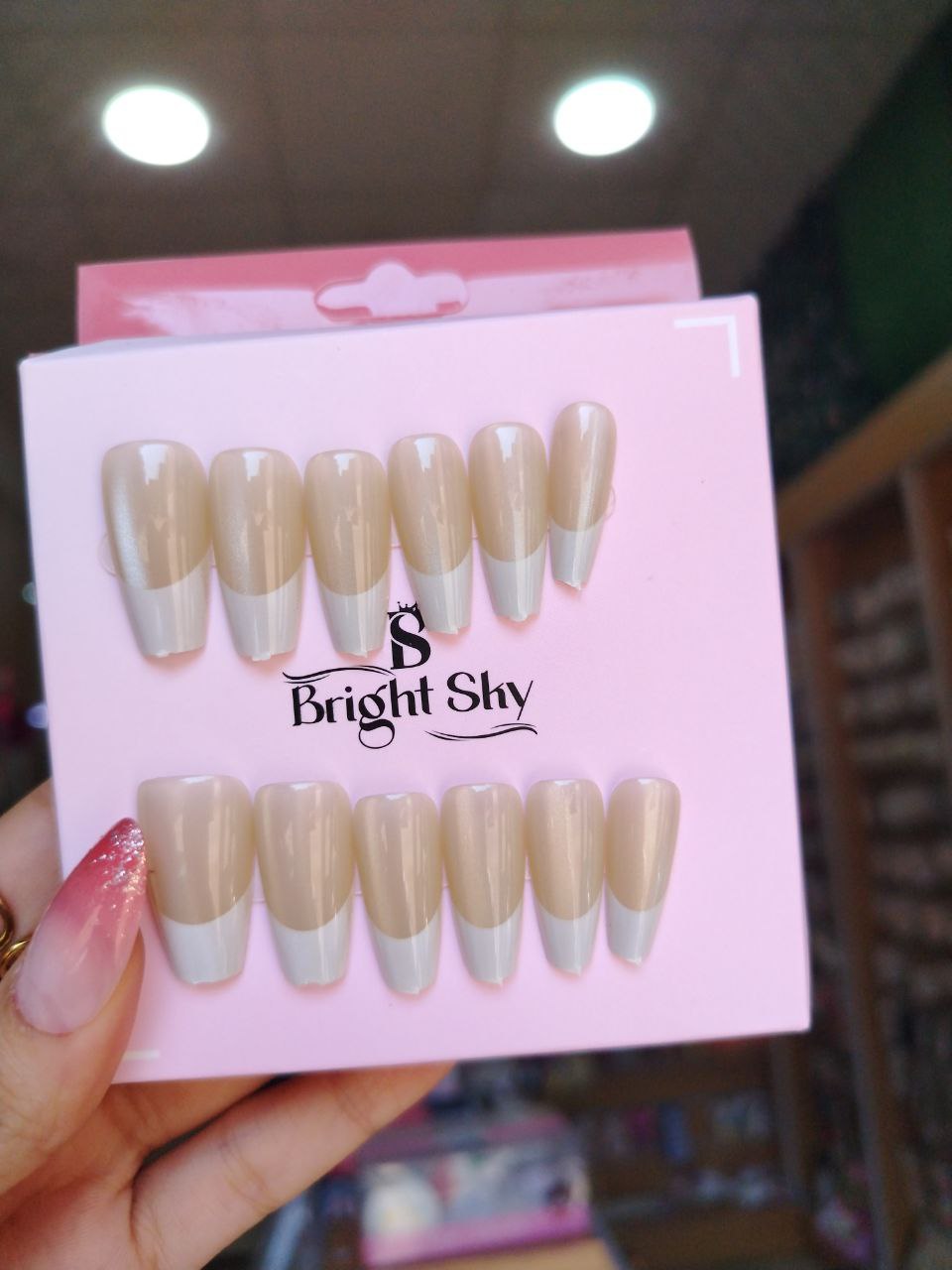 أظافر صناعية فرنش - Bright Sky | تركيب سريع ومظهر أنيق