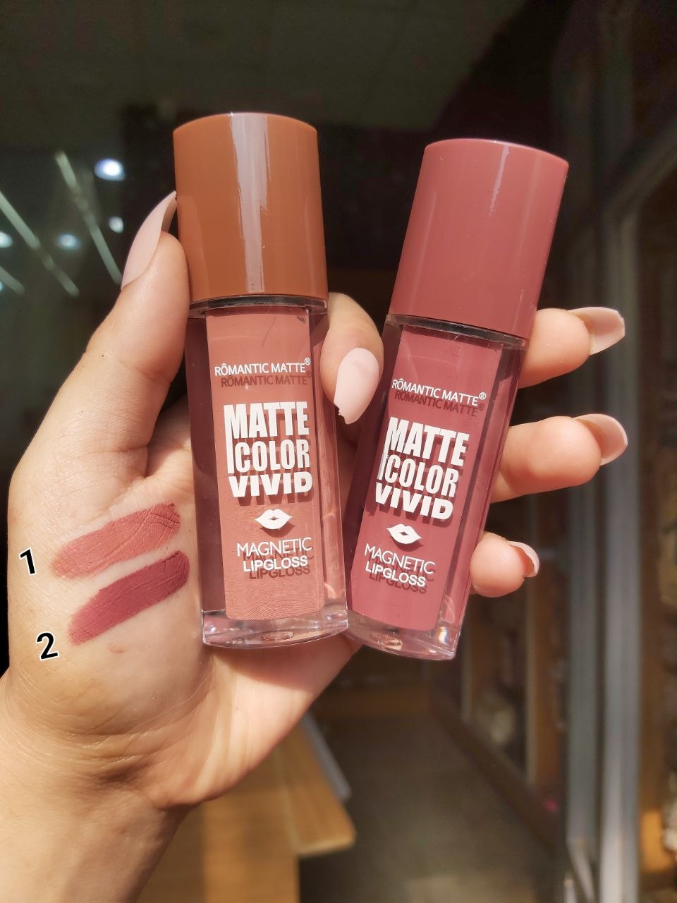 Romantic Matte Magnetic Lipgloss – ليب جلوس مات مغناطيسي ثابت | 6 Shades Available