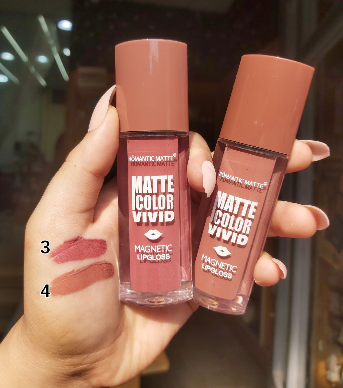 Romantic Matte Magnetic Lipgloss – ليب جلوس مات مغناطيسي ثابت | 6 Shades Available