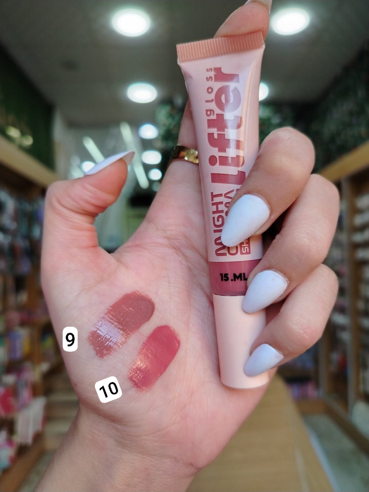 Might Cinema Shiny Touch Lifter Gloss