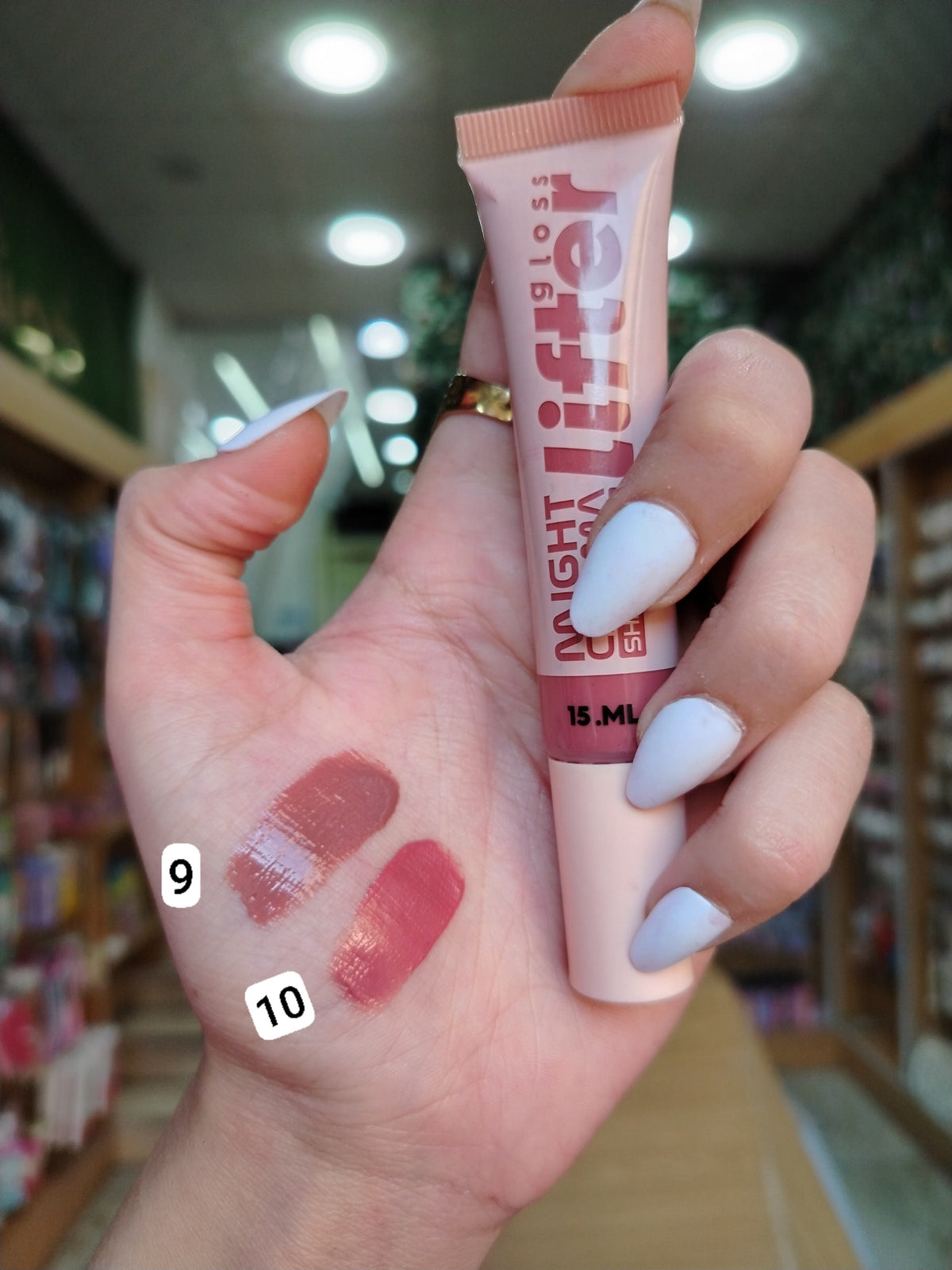 Might Cinema Shiny Touch Lifter Gloss