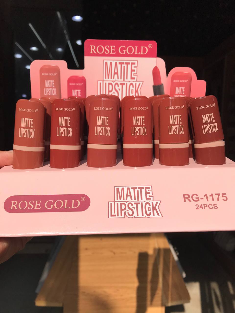 Rose Gold Matte Lipstick – روج مطفي ثابت