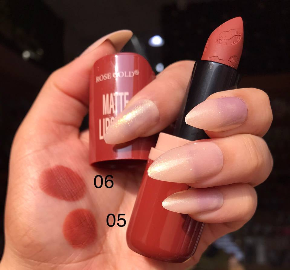 Rose Gold Matte Lipstick – روج مطفي ثابت