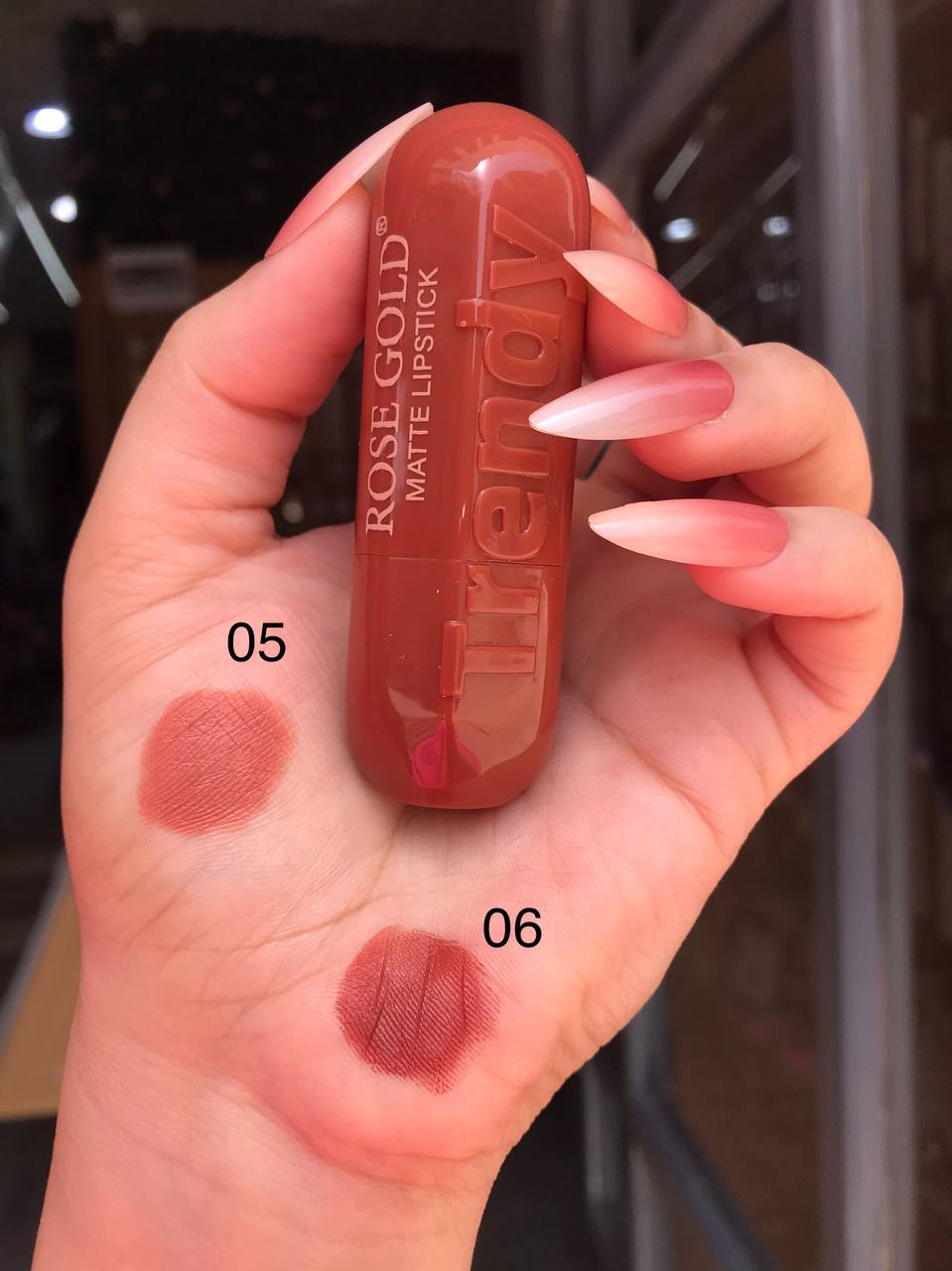 Rose Gold Trendy Matte Lipstick – روج مطفي سوفت آند فيلفت